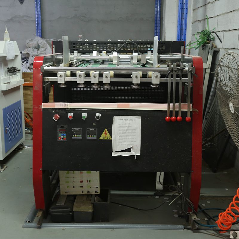 全自動(dong)卡紙V槽機